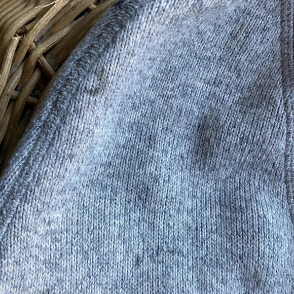 Grey Patagonia beanie size medium stretchy 100% polyester - Picture 2 of 6